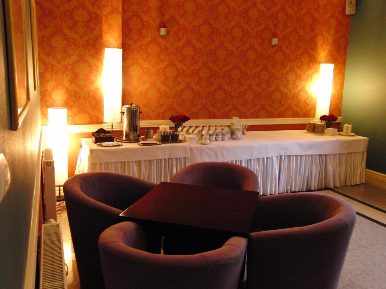 Hotel Dworek*** Skierniewice Dış mekan fotoğraf