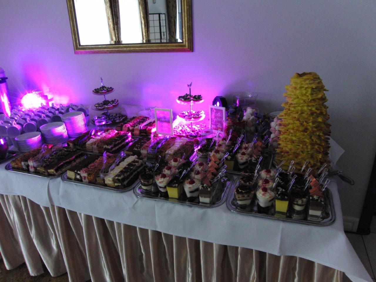 Hotel Dworek*** Skierniewice Dış mekan fotoğraf