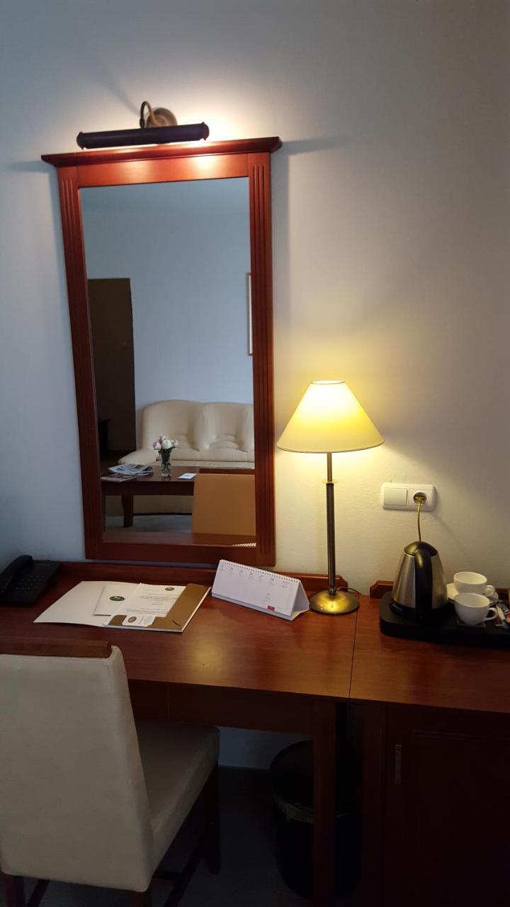 Hotel Dworek*** Skierniewice Dış mekan fotoğraf
