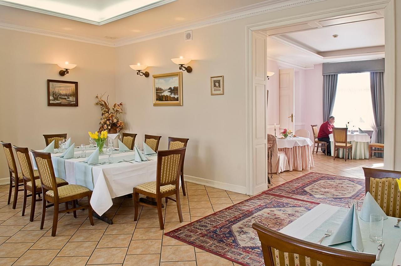 Hotel Dworek*** Skierniewice Dış mekan fotoğraf