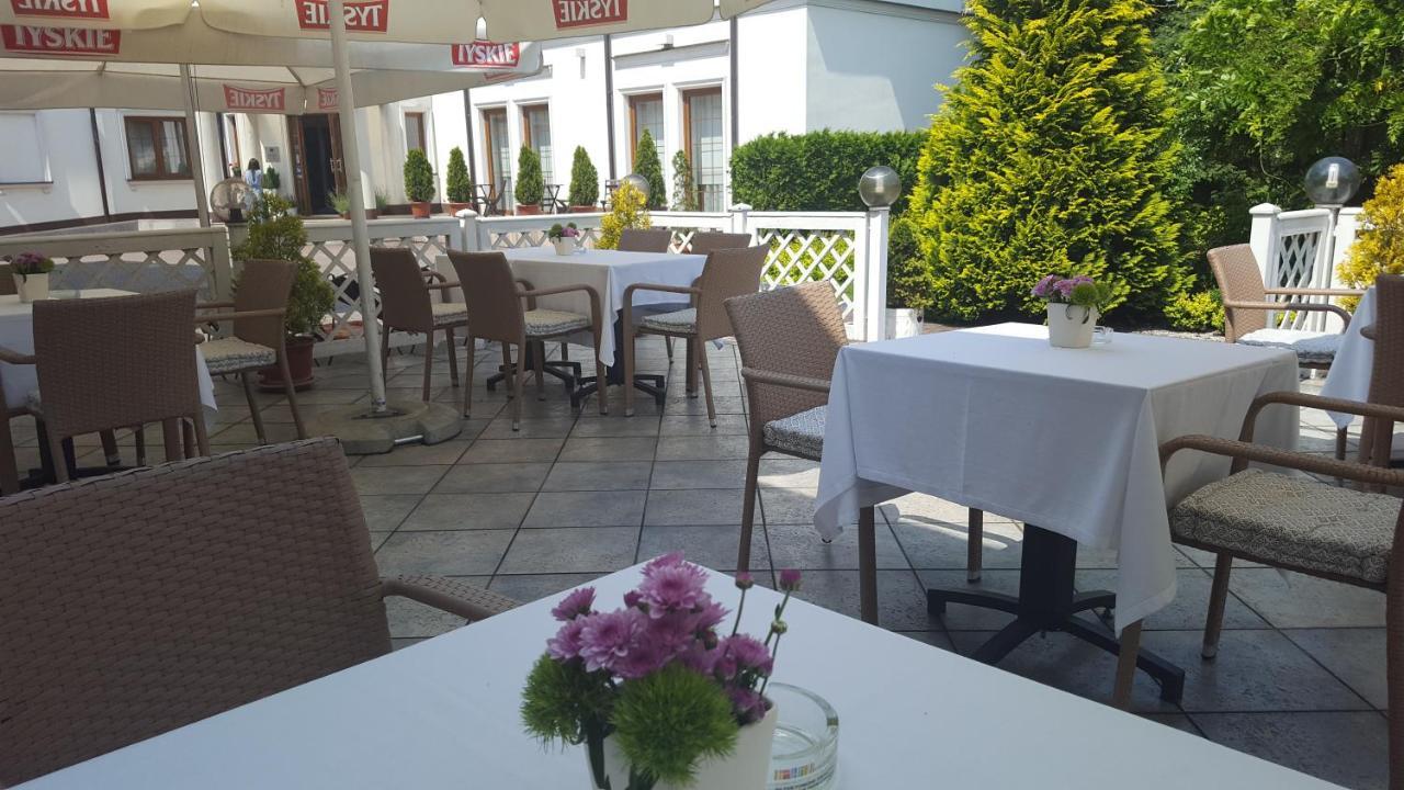 Hotel Dworek*** Skierniewice Dış mekan fotoğraf